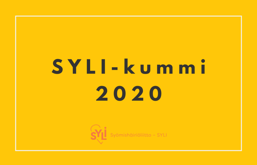 SYLI-kummi 2020 - teksti keltaisella taustalla